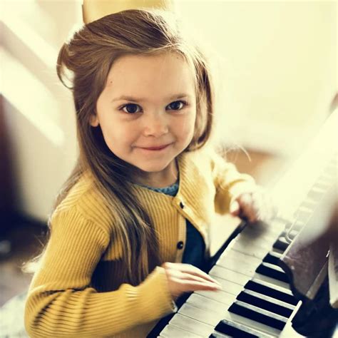 6745 Girl Playing Piano Images Royalty Free Stock Girl Playing Piano