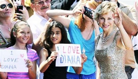 Naomi Watts Dans La Peau De Lady Diana Les Premières Images Critique