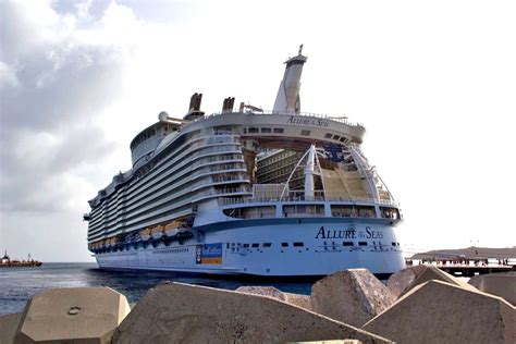 Informative page based on royal caribbean's allure of the seas. Best spots on Allure of the Seas throughout the day | Royal Caribbean Blog