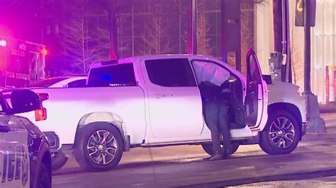 Dallas Texas Police Crash 2 Officers Injured Sent To Hospital