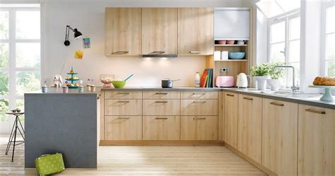 Todo para tu hogar en bricodepot.es y siempre con los mejores profesionales y precios a tu alcance. Muebles con persiana para ganar espacio en la cocina