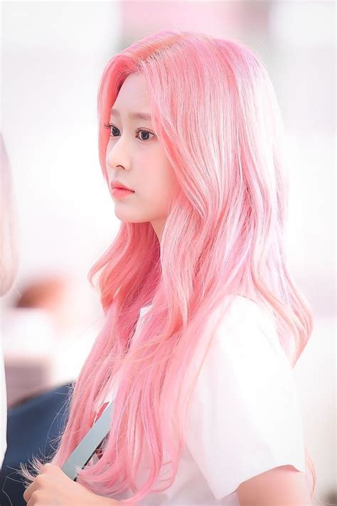 Girl With Pink Hair Girl Hair Colors Hair Color Pink Hair Dye Colors