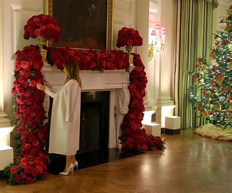 flotus melania trump shows off the white house christmas decorations on december 1 201… white