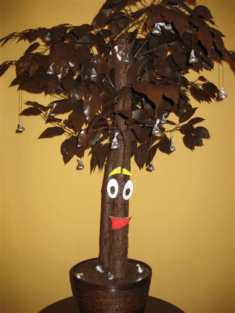 Dora Chocolate Tree With Hersheys Kisses Fruit Chocolate Tree