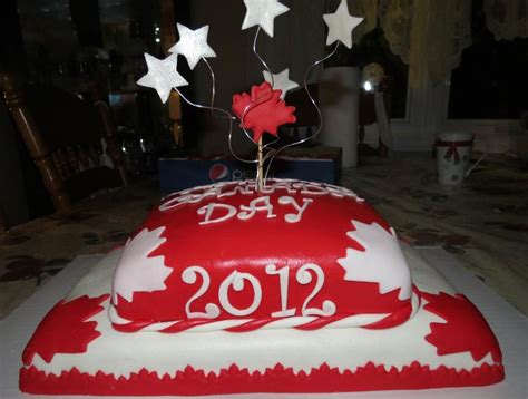 It makes me think of being with friends, picnics in the park, and fireworks to end. Canada Day cake | Cake, Canada day, Cake creations