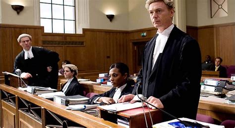 The Distinction between a Barrister and a Lawyer in England