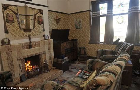 Inside The 1930s House Man Spends £10000 Decorating His Home 1930s