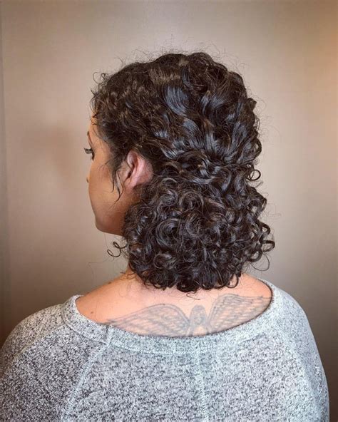 29 Curly Updos For Curly Hair See These Cute Ideas For 2019 Cute Curly Hairstyles Wedding