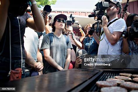 Ellen Page V Ted Cruz Photos And Premium High Res Pictures Getty Images
