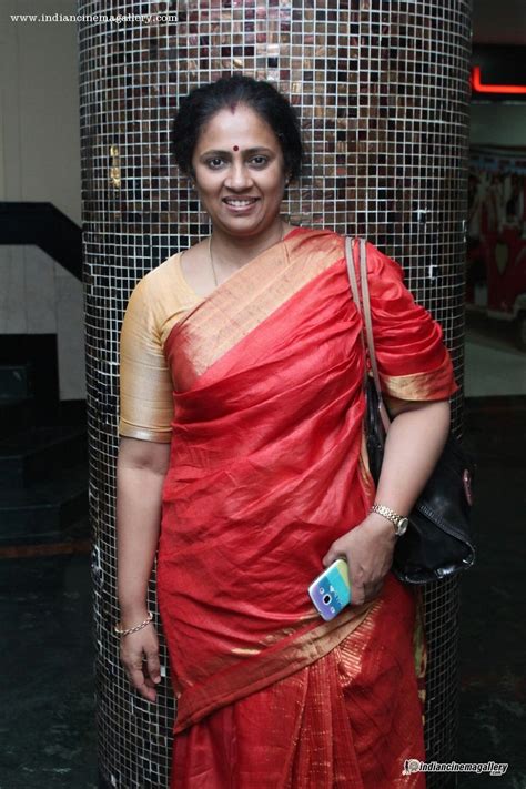 Lakshmi Ramakrishnan In Solvathellam Unmai