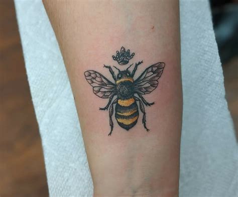 101 Best Queen Bee Tattoo Ideas You Have To See To Believe Outsons