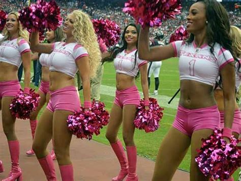 texans lookin good in pink hottest nfl cheerleaders texans cheerleaders nfl cheerleaders