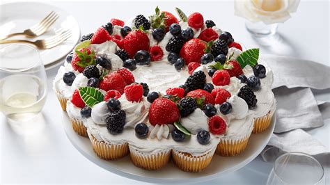 Pull Apart Cupcake Cake With Fresh Fruit Party Platters In Store Pickup The Fresh Market