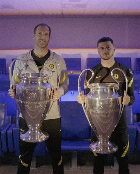 Image Old Guard And New Guard Parade Chelseas Ucl Trophies