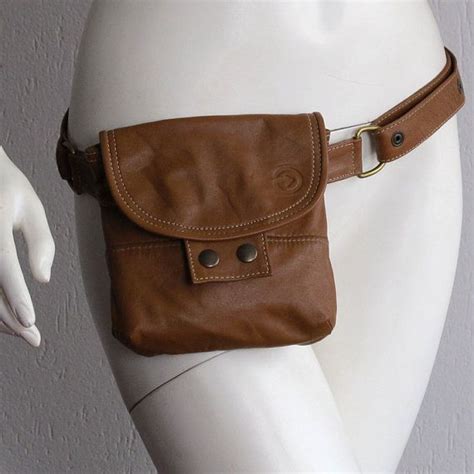4 Awesome Reasons To Wear A Concealed Carry Fanny Pack The Art Of