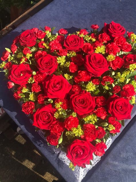 Red Rose And Carnation Heart Buy Online Or Call 01280 813 335