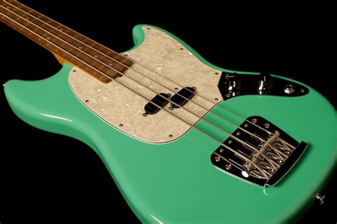 Fender Mustang Bass Vintera 60s Seafoam Green Gitarren Total