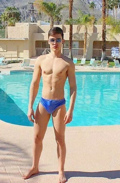 SHIRTLESS MALE BEEFCAKE Muscular Pool Swim Hunk Speedo Bare Foot PHOTO X B PicClick