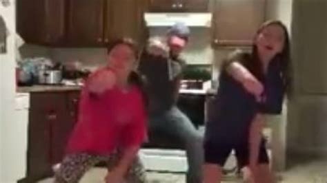 Dad Totally Out Nae Naed His Daughters In Epic Videobomb Huffpost Uk Life