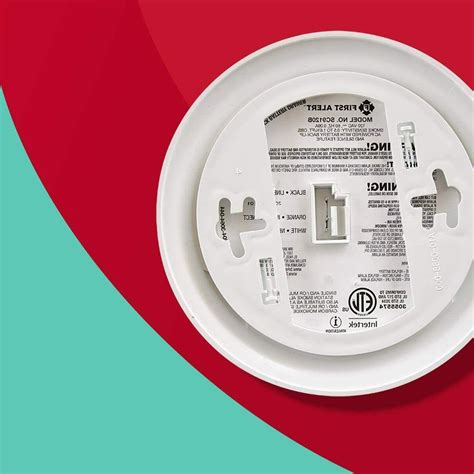 Carbon monoxide (co) is an odorless, colorless, poisonous gas that spreads from household items and equipment made from charcoal, wood, gas, or oil. BRK Electronics SC9120B Smoke and Carbon Monoxide Alarm