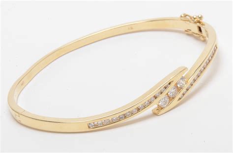14k Yellow Gold Diamond Hinged Bangle Bracelet Ebth