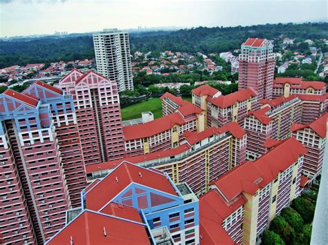 Hdb From Above This Unusual View Of A Singapore Hdb Housi Flickr