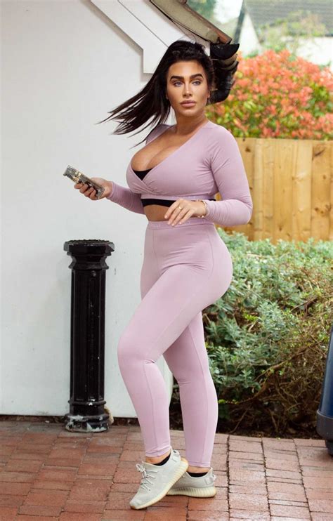 Lauren Goodger In A Purple Workout Clothes Leaves Her House To Go Out