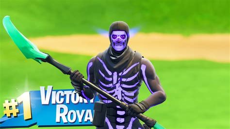 The New Purple Glow Skull Trooper Gameplay In Fortnite Youtube