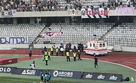 Clubul fc hermannstadt, reprezentată de alexandru rădulescu, a câștigat titlul de astăzi, la casa fotbalului, a avut loc tragerea la sorți a meciurilor din barajul pentru liga 1. Fanii lui „U" se revoltă după ce suporterul care a lovit ...