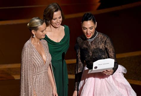 Brie Larson Sigourney Weaver And Gal Gadot Speak Onstage At 2020 Academy Awards 02092020