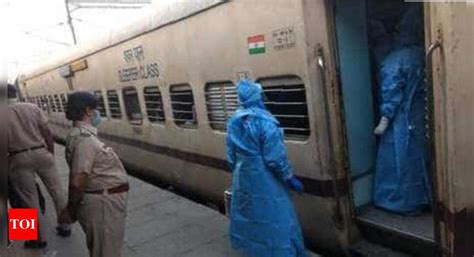 Two Women Migrant Workers Give Birth On Shramik Trains Bareilly News Times Of India