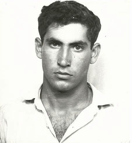 Young benjamin netanyahu on palestine 1978. A young Benjamin Netanyahu the day he enlisted in the IDF ...