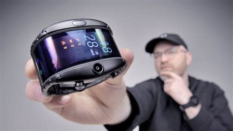 The Most Futuristic Flexible Display Phone Artistry In Games