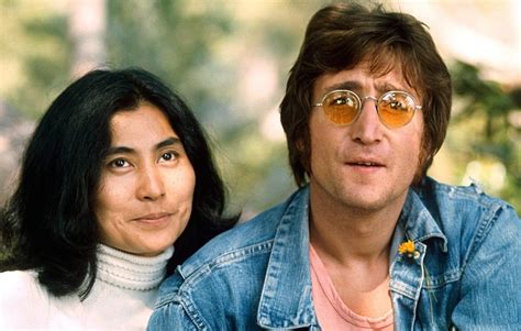 Yoko Ono Produrr Un Film Sulla Storia D Amore Con John Lennon