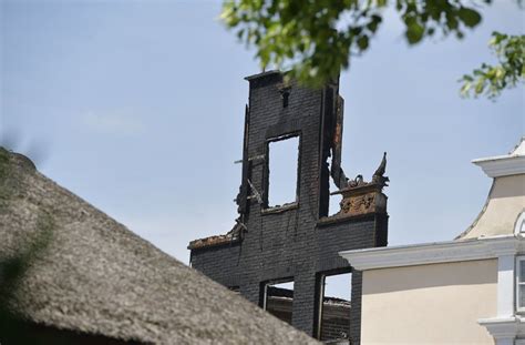 Derzeit laufen noch etwa 35 unwetterbedingte einsätze. Das Feuer hat eine große Lagerhalle, ein Fahrgeschäft und etliche kleinere Gebäude zerstört ...