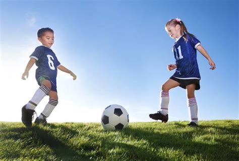 5 Razones Porque Las Niñas Deben Empezar A Jugar Fútbol By
