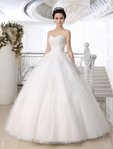 White Ball Gown Strapless Sweetheart Neck Lace Floor Length Wedding Dress For Bride