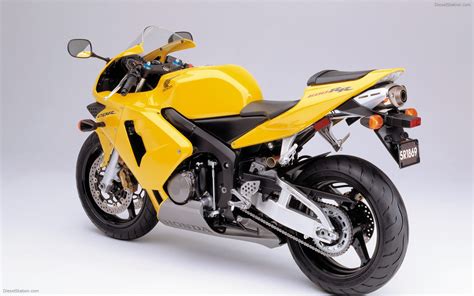 The honda cbr600rr is a 599 cc (36.6 cu in) sport bike made by honda since 2003, part of the cbr series. Honda CBR 600 RR (2003) Widescreen Exotic Bike Photo #05 ...
