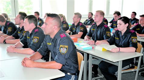St Pölten Ausbildung Polizisten Auf Der Schulbank NÖnat