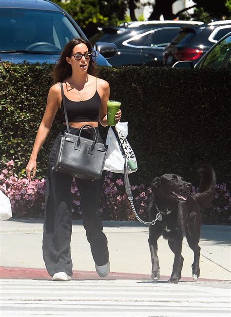 Ines De Ramon Out With Her Dog For A Green Juice In Los Angeles 0823