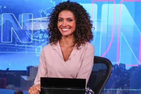 Geralmente presente em tvs por assinatura, ele se dedica a oferecer notícias em tempo real para seus telespectadores. Jornalistas da Globo tentam puxar o tapete de Aline Aguiar ...