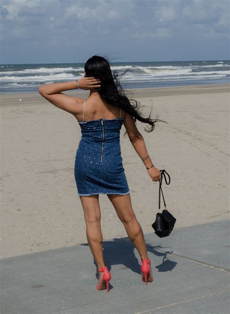 Natassia Crystal Geekette In High Heels At The Beach In A Studded