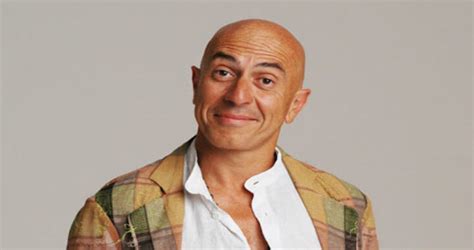 Roberto ciufoli e' un comico, attore e doppiatore italiano. Che fine ha fatto Roberto Ciufoli de La Premiata Ditta ...
