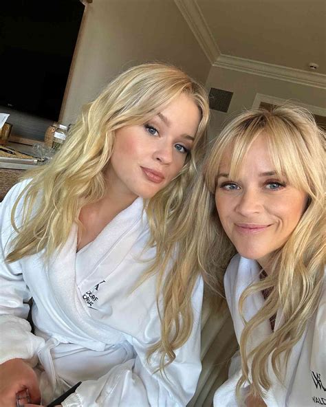 Reese Witherspoon And Ava Phillippe Twinned In Matching Bathrobes And Beach Waves