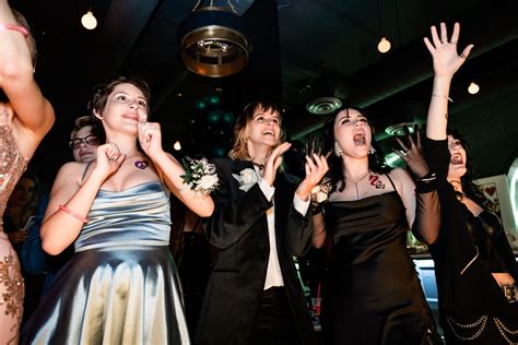 Glam squads, IHOP and Phoebe Bridgers: Behind the scenes of the