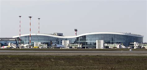 Parcare otopeni aeroport cel mai bun tarif de parcare transfer gratuit de la si catre aeroport suna si rezerva acum: Aeroportul Otopeni, in top 3 european - Aeronews Global