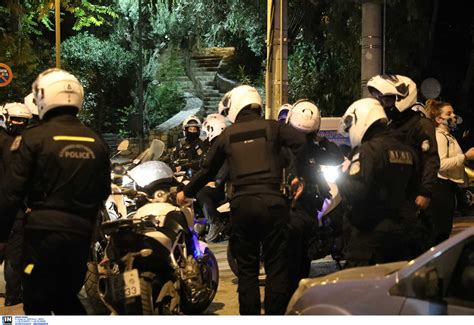 Στην απότομη αύξηση των κρουσμάτων, ειδικά στην αττική, αναφέρθηκε κατά τη διάρκεια του υπουργικού συμβουλίου ο πρωθυπουργός κυριάκος μητσοτάκης τονίζοντας ότι «εκ των πραγμάτων. Ασπρόπυργος: Επεισόδια για την παράταση του lockdown ...