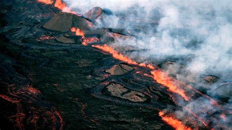 First Eruption Of Hawaiis Mauna Loa Volcano In Nearly 40 Years