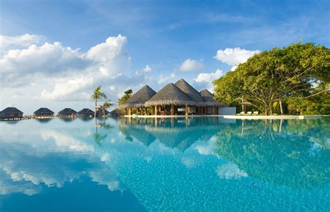 Dusit Thani Maldives A Romantic Luxury Resort Review By Travelplusstyle
