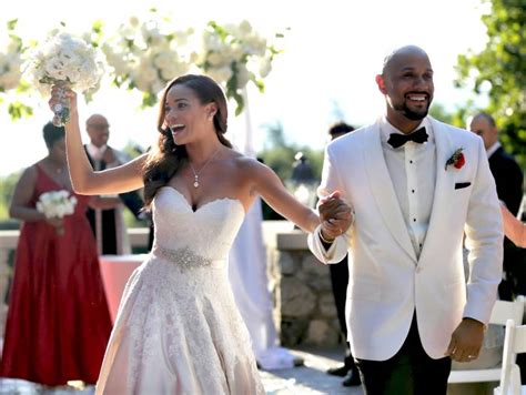 Mistresses Rochelle Aytes Marries Cj Lindsey Wedding Dress Photos